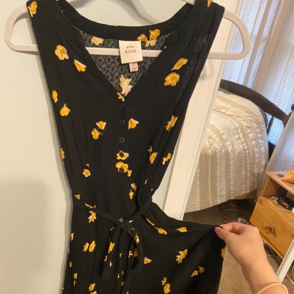 Knox Rose Black Flower Knee Length Dress